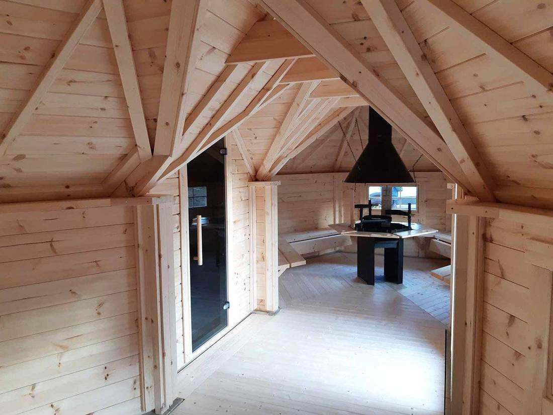 Kombinierte Grillkota mit Sauna-Anbau