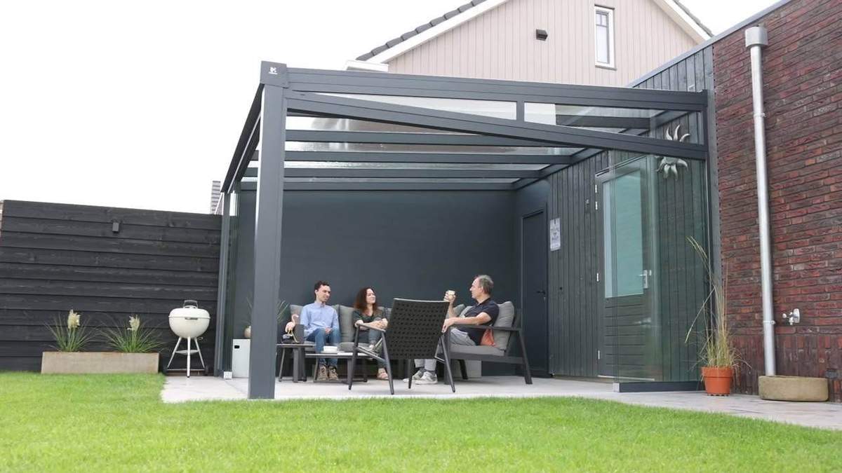 Solid als Gartenraum am Wasser